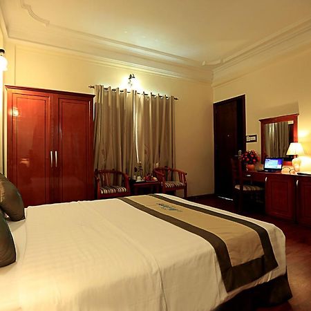Moon View Hotel - 65 Cua Bac - By Bay Luxury ハノイ市 エクステリア 写真