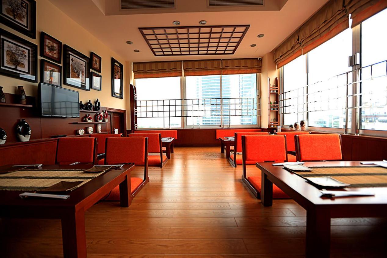 Moon View Hotel - 65 Cua Bac - By Bay Luxury ハノイ市 エクステリア 写真