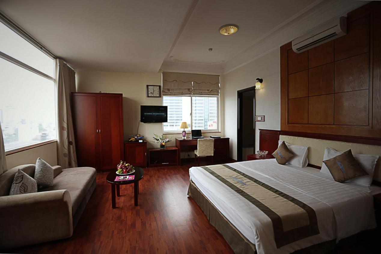 Moon View Hotel - 65 Cua Bac - By Bay Luxury ハノイ市 エクステリア 写真