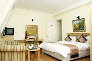 Moon View Hotel - 65 Cua Bac - By Bay Luxury ハノイ市 エクステリア 写真